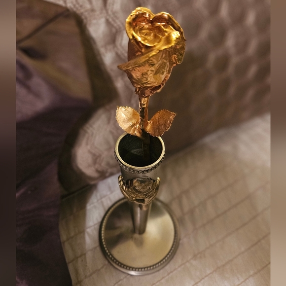Gold Dipped Rose with Vase A Rose that never dies!! - Picture 3 of 6